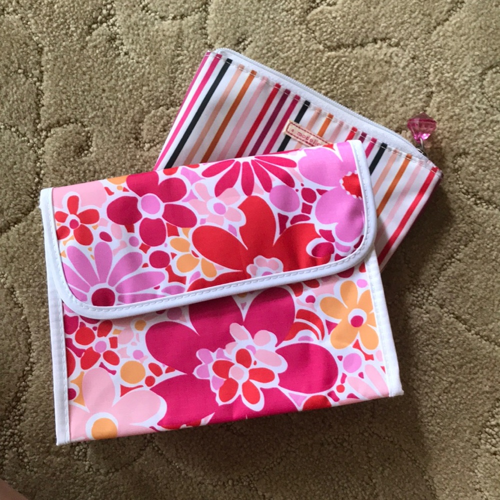 NWOT Clinique makeup bag bundle